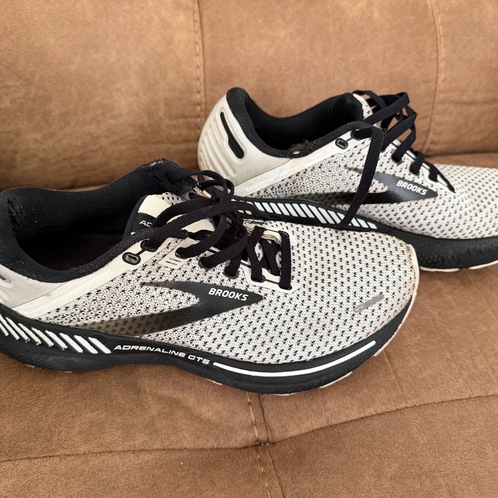 Brooks Black and White Running Shoes